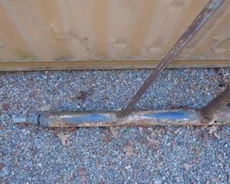 VIEW 3 CLOSEUP SIGN POLE ARM