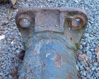 VIEW 5 CLOSEUP BASE SIGN POLE