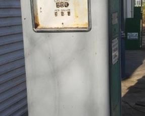 EARLY ORG. BOWSER 575 GAS PUMP  