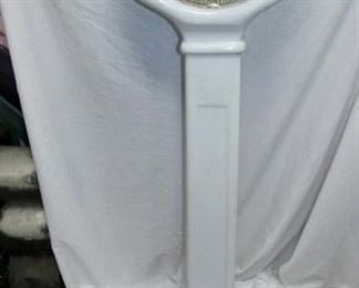 PORC. FLOOR MODEL PENNY SCALES