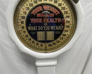 VIEW 3 CLOSEUP TOP PORC. SCALES