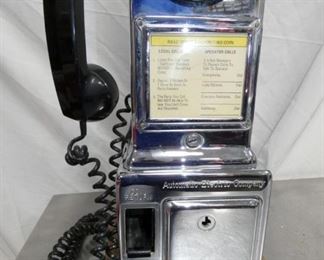 VIEW 3 CLOSE UP BOTTOM PAYPHONE