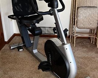 Recumbent exercise bike