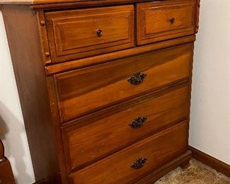 Chest of drawers