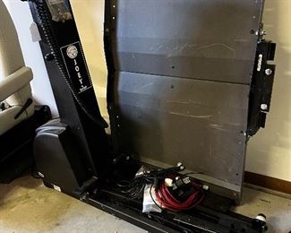 JOEY by BRUNO car lift and ramp