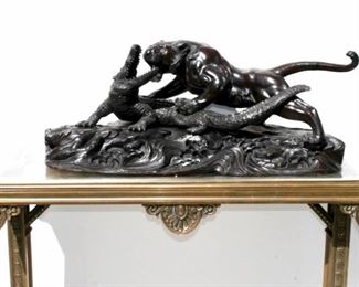 Alligator panther statue