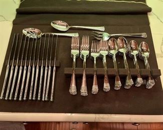 Oneida service for 12 with silverware holder