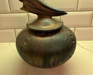 Gress Neal vase with lid