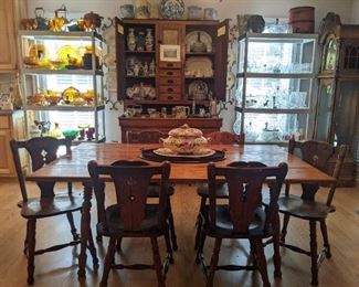 Vintage "Alamo" oak drop-leaf table and matching set/6 chairs, by Cochrane Furn. Co., Lincolnton, NC, vintage porcelain tureen and matching underplate, inlaid mahogany serving tray, w/brass handles and vintage oak display cabinet, w/slag glass and pull-out dining table.