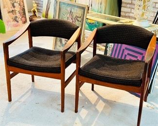 Pair Mid Century MCM Accent arm chair in the style of Edward Wormley for Dunbar.