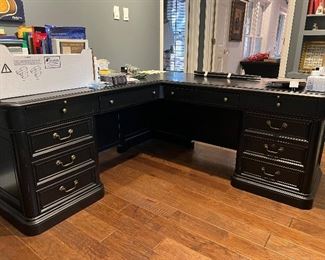 Hekman Furniture executive desk-like new!