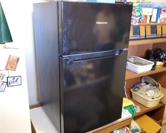 Hisense mini Refrigerator with Freezer