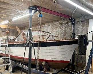 1961 Chriscraft 19’ 8” Sea Skiff Pleasure Inboard with Chevy 298 engine HIN MCZ142300611.