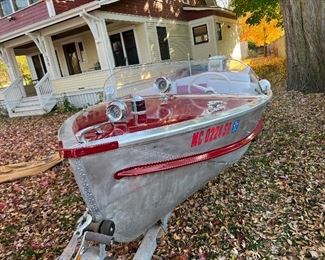 1958 Mohawk Pleasure Outboard with Evenrude motor. Beautiful vintage boat ready for the water.