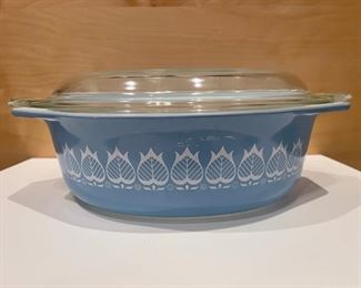 Pyrex "Blue Tulip" promotional 043 casserole dish