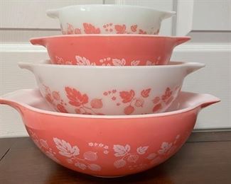 Pyrex Pink Gooseberry Cinderella-style Mixing Bowl Set