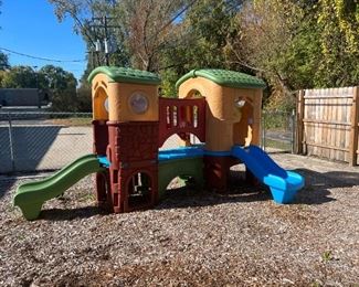 HUGE! BRAND NEW! playground climber! ages toddler to Kindergarten. 2 slides and bridge. Stairs and climber edge.
