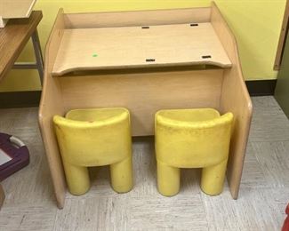 Preschool desk big enough for 2 kids. plastic chairs