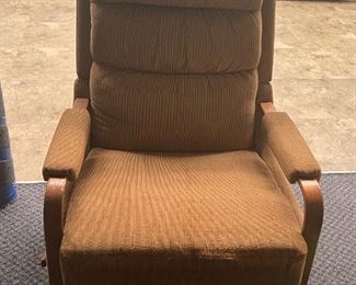 Wooden rocking chair. oversized. 