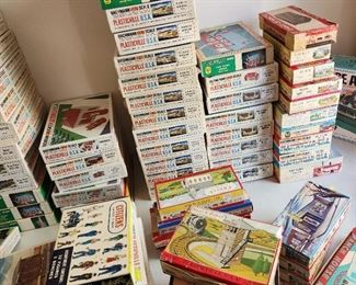 Plasticville and Lionel houses, buildings...