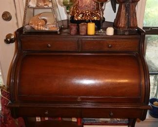 Small Roll Top Mission Style Desk in Mahogany