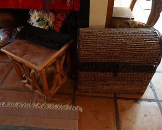 Small Trunk - Small Table