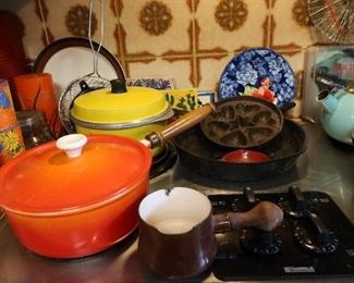 Pots - Cast Iron Skillets