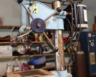 1932 Drill Press - Works good