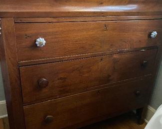 Antique mahogany chest of drawers
