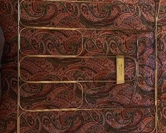 Comforter/bedspread holder