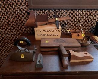 Various small tabletop/shelf antiques