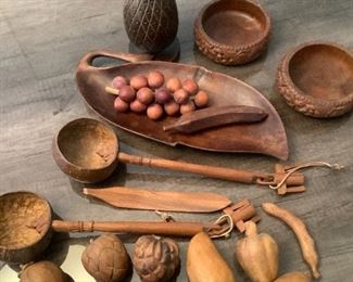 Vintage Wooden Home Decor Items. All one lot.