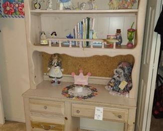 Girls bedroom set by Broyhill
