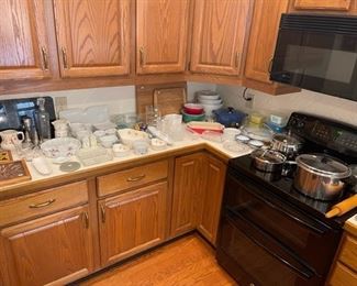 Kitchen items, Pyrex, Corning ware cookware, le creuset
