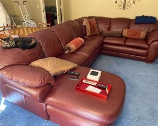 Leather sectional sofa by Divani Chateau d’Ax. Made in Italy