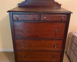 Chest of drawers