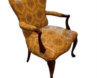 $150 - Petit Vintage Parlor Chair in Neutral Floral Repeat Upholstery CD131-33 Description: Great chair for a living space to add additional seating or create a sweet corner in a guest or master bedroom.
Condition: Very good vintage condition.
Dimensions: 23 x 22 x 35 in
Local pick up Leesburg, VA. Contact us for shipper suggestions.