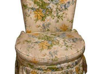 $75 - Floral Upholstered Boudoir Chair with Skirt CD131-41 Description: Perfect chair for a vanity or bedroom or girls room. Bring back the romance and elegance of a traditional boudoir chair!
Condition: Used in good vintage condition.
Dimensions: 23 x 20 x 30'H
Local pick up Leesburg, VA. Contact us for shipper suggestions.