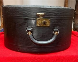 Round Hat Box
The only real damage is that it has a good size tear on top… 

Diameter 20 Height 11

*Please note we can ship this item although it is marked pickup only, just know there will be additional costs.