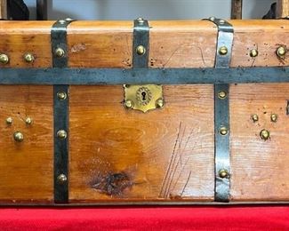 1800's Five Ban Jenny Lind #2
This trunk is a 5 ban Jenny Lind with original brass buttons and lock plate. We (Rescued Trunks) had this shipped over from England. Most people believe that Jenny Linds were made in and after 1850 but they can be traced back to the 1830s in England. 

*Please note we can ship this item although it is marked pickup only, just know there will be additional costs.

28L x 17D x 16H