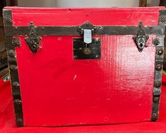 1870's James Bogert Ladies Case
This would make a wonderful restoration job, with hardware patent date of July 9th 1872.

*Please note we can ship this item although it is marked pickup only, just know there will be additional costs.

18L x 14D x 14H