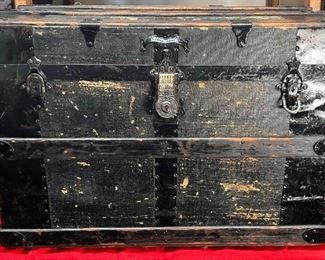 Flat Top Trunk Featuring J.H. Sessions Latches
A simple canvas flat top but with J.H. Sessions latches and a beautiful brass lock. 

*Please note we can ship this item although it is marked pickup only, just know there will be additional costs.

32L x 19D x 15