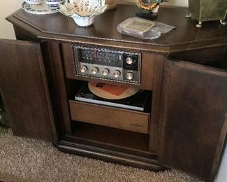 Antique Record Player/Radio