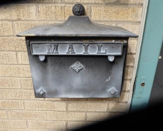 For price or more info, copy & paste link below: https://beforeudemo.com/sales-event/wilmette-house-demolition-sale/