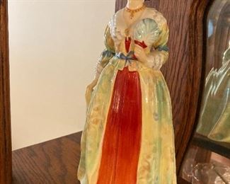 Royal DOULTON 
Henrietta 