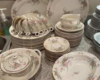 HAVILAND New York 
Apple Blossom 