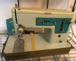 Vintage  Singer Sewing Machine 