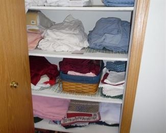 Various linens and towels too