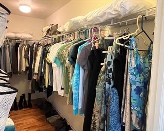 Women’s name brand clothing. -  North face, Patagonia, L.L. Bean and more x small to med. size 6-8