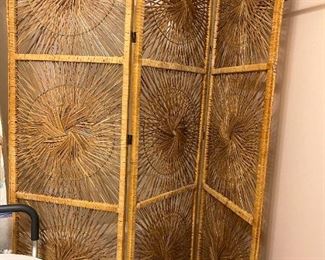 Nice room divider screen